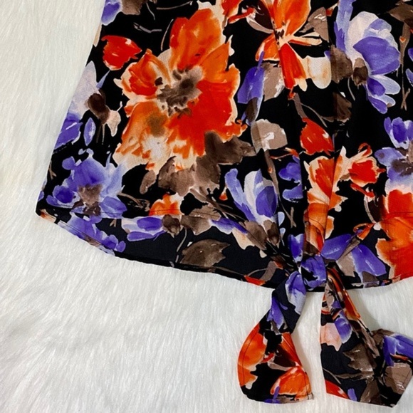 NWT Front Tie Tank Top Floral Sleeveless Blouse - Picture 6 of 12